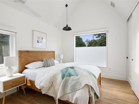 2700 E 12th ST, Austin TX 78702