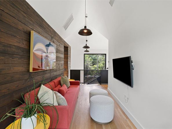 2700 E 12th ST, Austin TX 78702