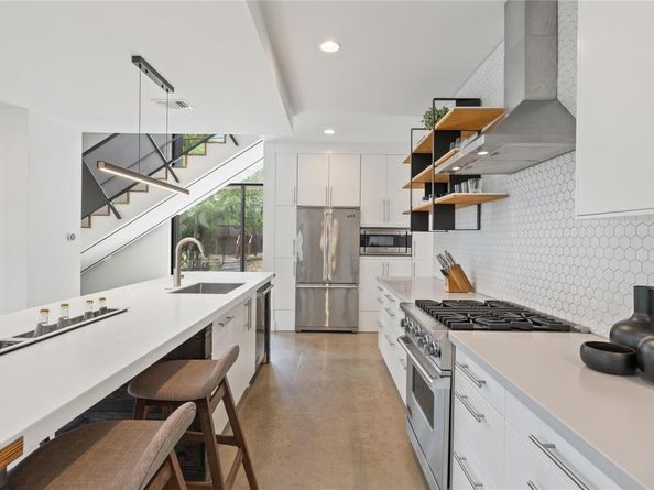 2700 E 12th ST, Austin TX 78702