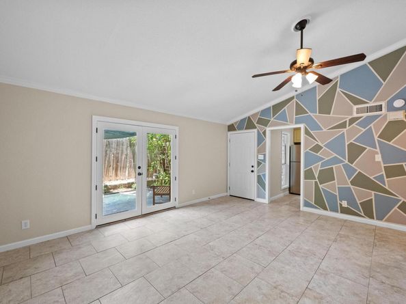 3102 Glen Ora ST 102, Austin TX 78704
