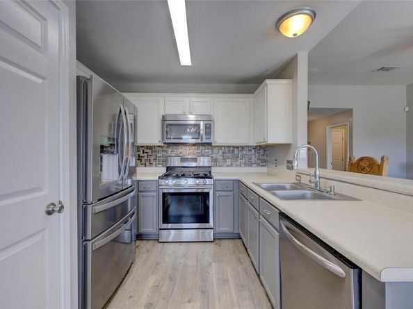 606 Los Robles RD, Leander TX 78641