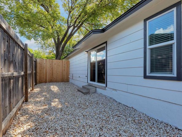 1008 Wilks Ave, Austin TX 78752