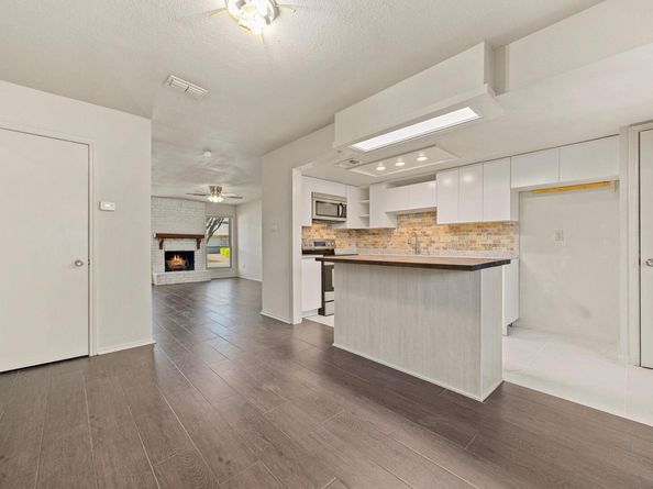 8235 Summer Side DR, Austin TX 78759