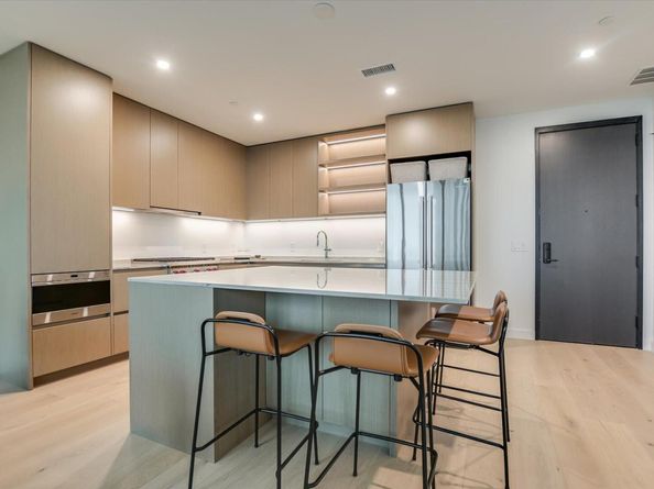 610 Davis ST 3402, Austin TX 78701