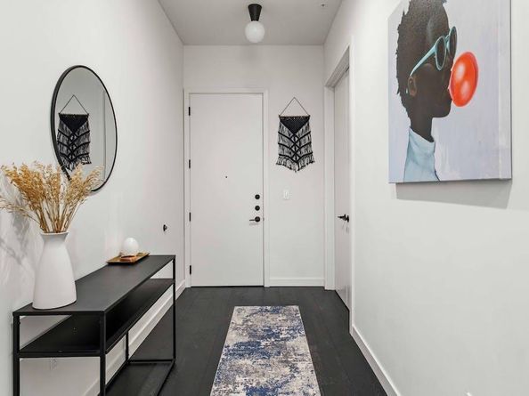 800 Embassy DR 210, Austin TX 78702