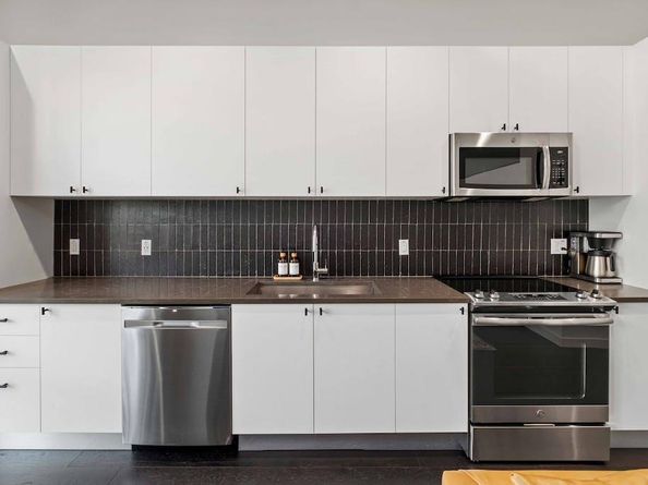 800 Embassy DR 210, Austin TX 78702