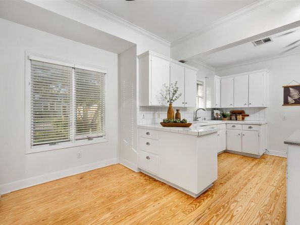 4111 Burnet RD W, Austin TX 78756