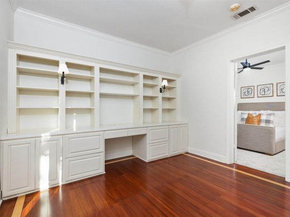 4111 Burnet RD W, Austin TX 78756