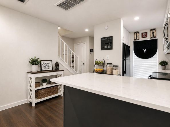 3814 Southway DR B, Austin TX 78704