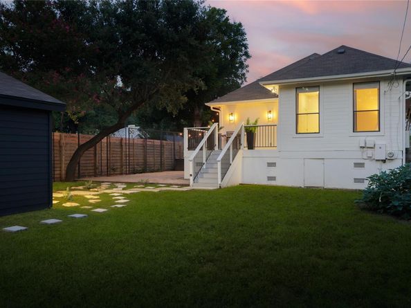 1018 Shelley Ave, Austin TX 78703
