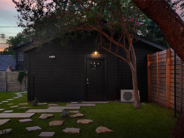 1018 Shelley Ave, Austin TX 78703