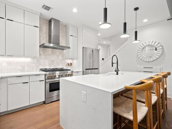 2104 E 2nd ST 1, Austin TX 78702