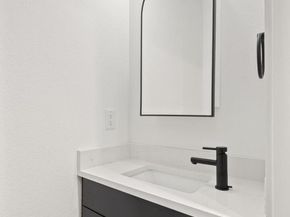2104 E 2nd ST 1, Austin TX 78702