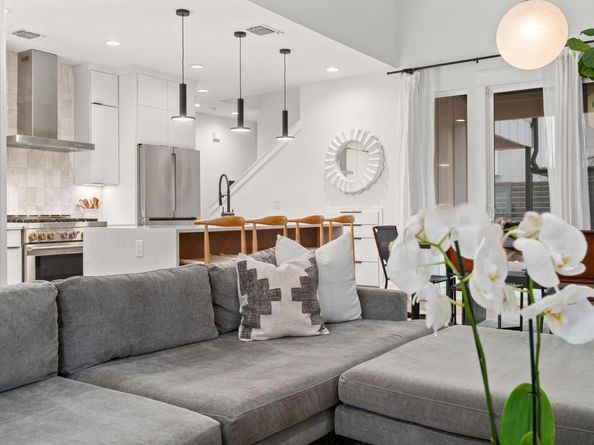 2104 E 2nd ST 1, Austin TX 78702
