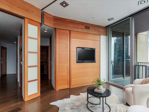 360 Nueces ST 4211, Austin TX 78701