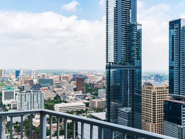 360 Nueces ST 4211, Austin TX 78701