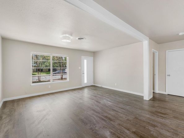 5302 Robinsdale LN, Austin TX 78723