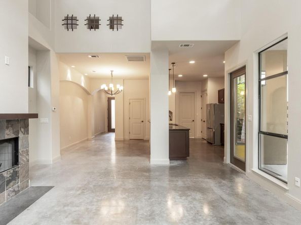 2310 Thornton RD A, Austin TX 78704