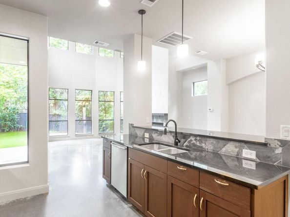 2310 Thornton RD A, Austin TX 78704