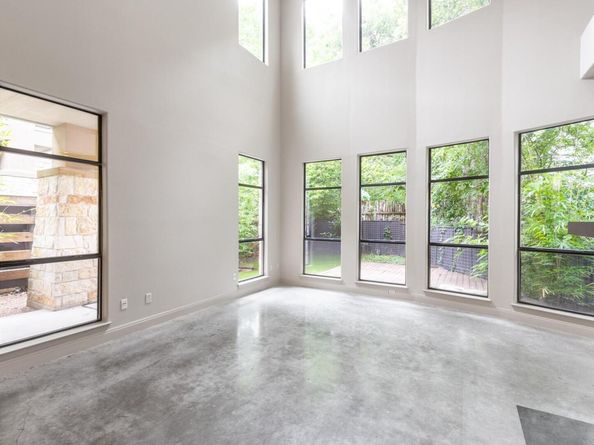 2310 Thornton RD A, Austin TX 78704