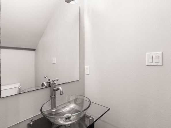 2310 Thornton RD A, Austin TX 78704