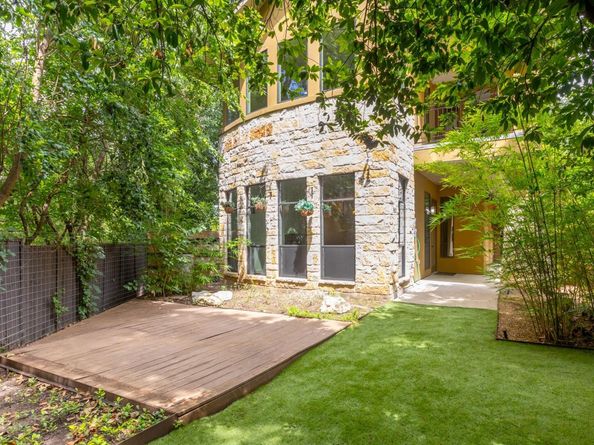 2310 Thornton RD A, Austin TX 78704