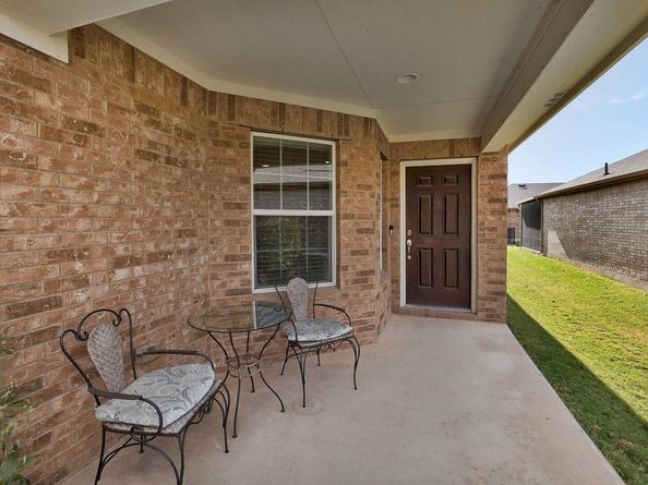 504 Hereford LN, Georgetown TX 78633