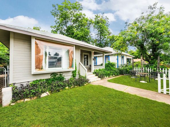 2032 E Cesar Chavez ST, Austin TX 78702
