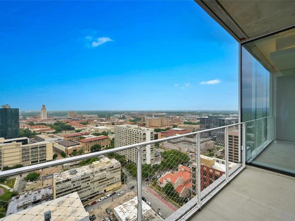 313 W 17th ST 1702, Austin TX 78701