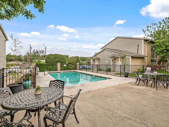 2450 Ashdale DR D206, Austin TX 78757