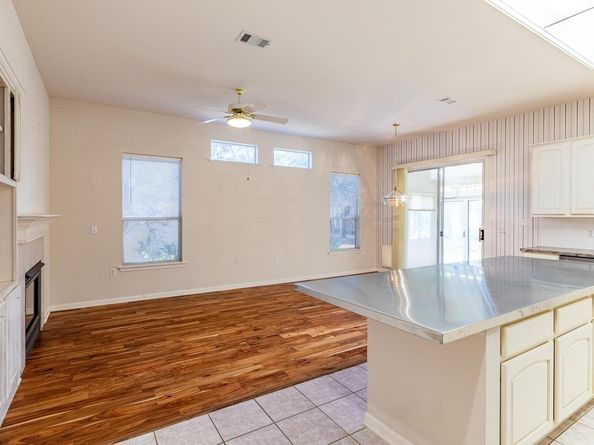 133 Crystal Springs DR, Georgetown TX 78633