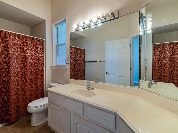 133 Crystal Springs DR, Georgetown TX 78633