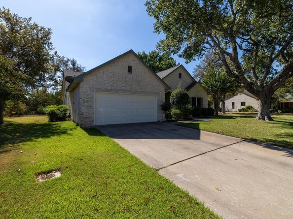 133 Crystal Springs DR, Georgetown TX 78633