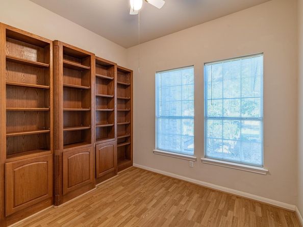 133 Crystal Springs DR, Georgetown TX 78633