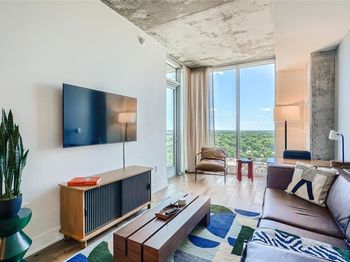 48 E Unit 1806 Ave