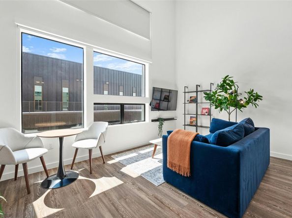 49 Navasota ST 214, Austin TX 78702