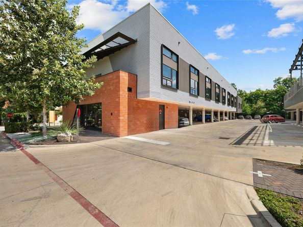 49 Navasota ST 214, Austin TX 78702