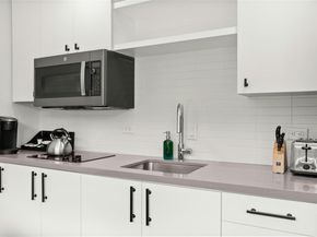 49 Navasota ST 214, Austin TX 78702