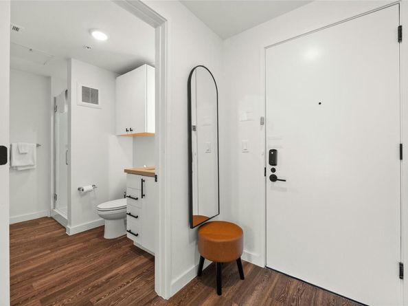 49 Navasota ST 214, Austin TX 78702