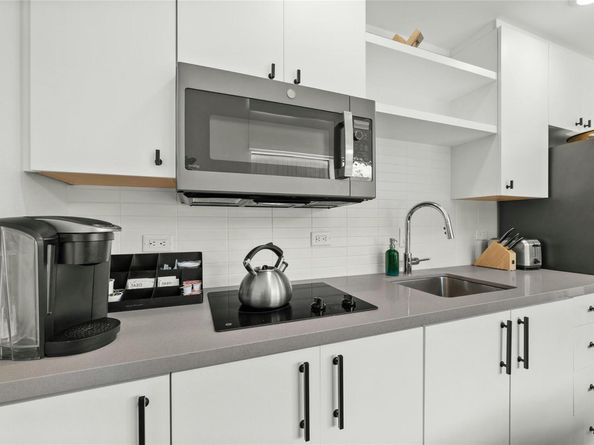 49 Navasota ST 214, Austin TX 78702