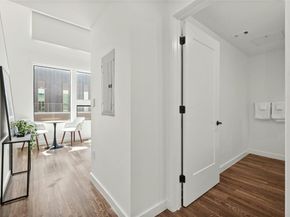 49 Navasota ST 214, Austin TX 78702
