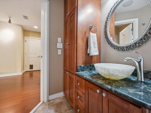 360 Nueces ST 3504, Austin TX 78701