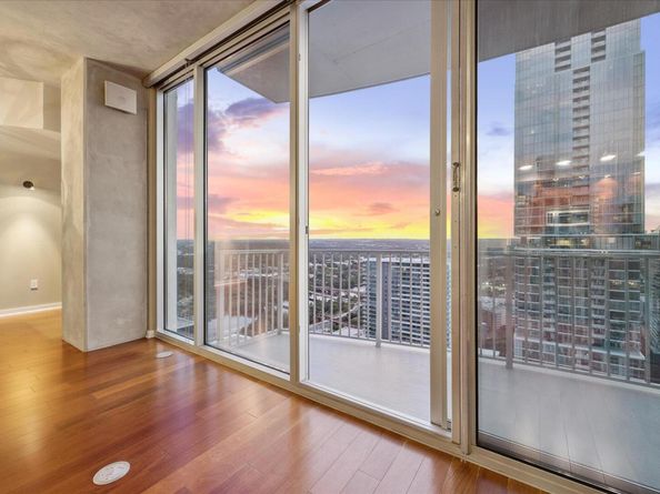 360 Nueces ST 3504, Austin TX 78701