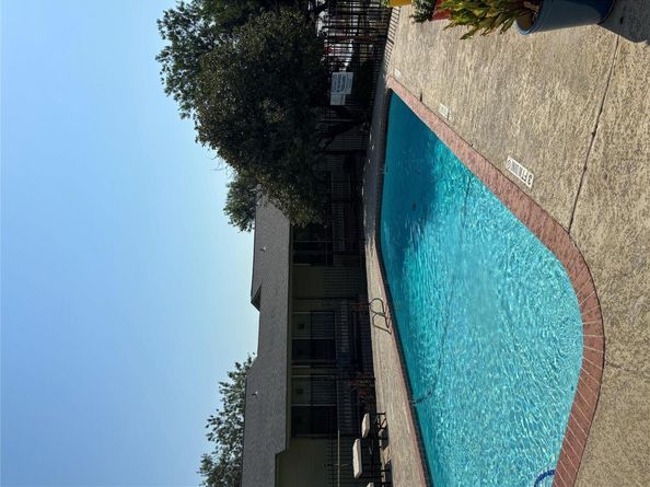2124 Burton DR 164, Austin TX 78741