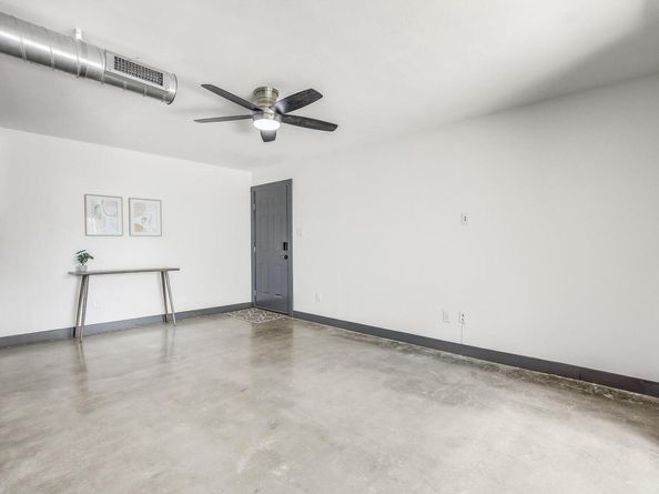 2124 Burton DR 164, Austin TX 78741