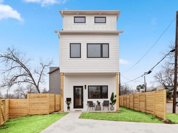 2602 Little John LN A, Austin TX 78704