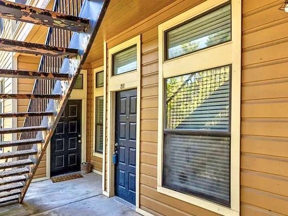 2802 Nueces ST 211, Austin TX 78705
