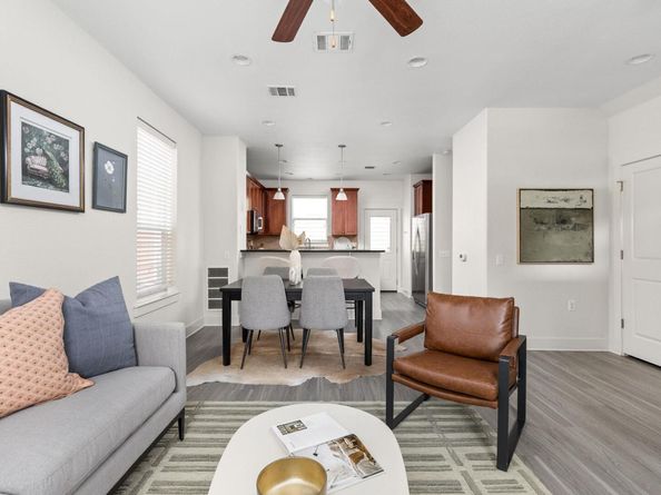 1601 Miriam Ave 210, Austin TX 78702