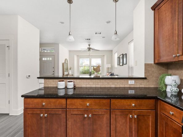 1601 Miriam Ave 210, Austin TX 78702