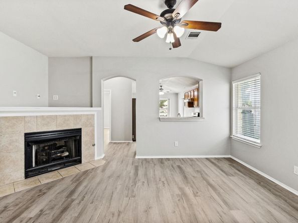 2513 Winslow DR, Leander TX 78641